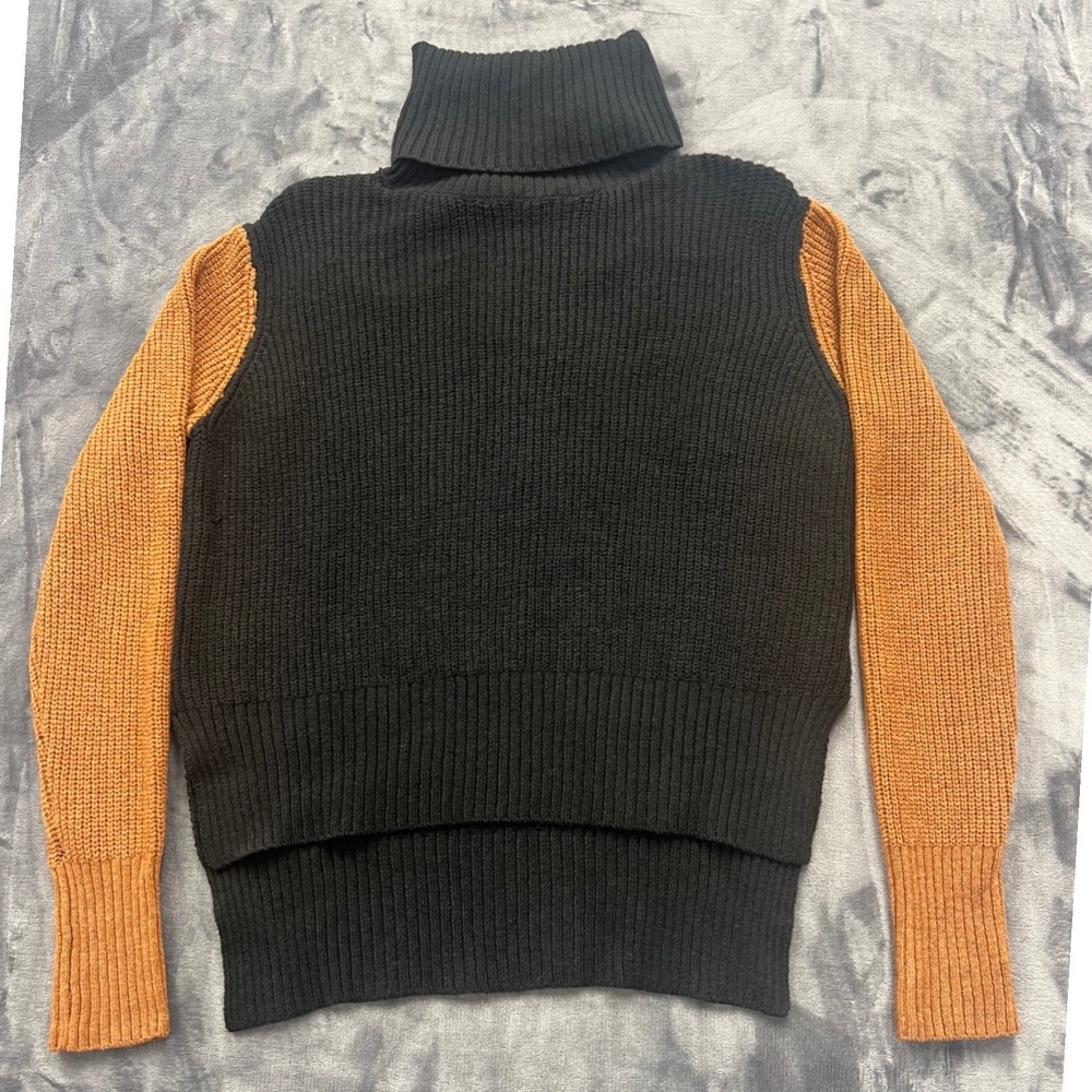 Lulus Turtleneck Sweater Women XS Black Brown Colorblock Ribbed Cozy Minimalist